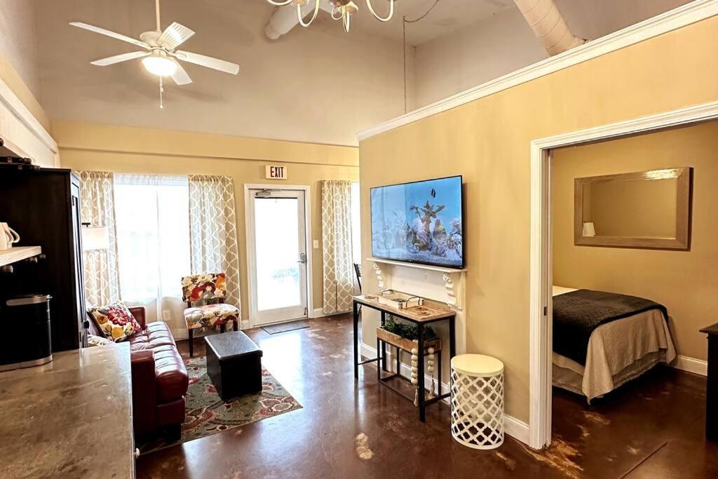 Haven At Hazel~Downtown Bungalow Demorest Dış mekan fotoğraf